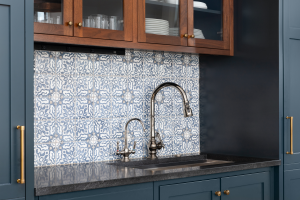 Image of Soapstone natural cointertop in vintage kitchen look