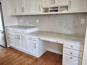 Kitchen Office with MetroQuartz Luce Lumin countertop and full height backsplash